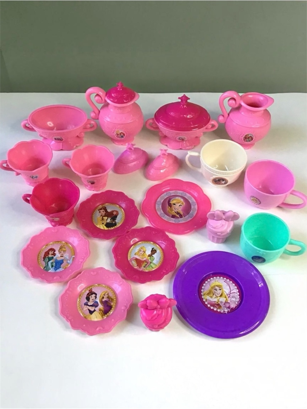 Disney Princess Tea Party Set Toy for Kids 22 Various Pieces Pretend Play